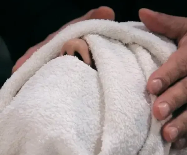 hot-towel-shave-with-razor-1